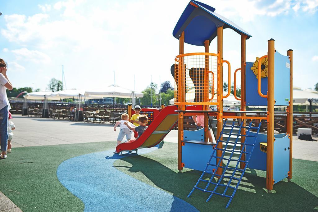 Hotel Port 110 Ilawa Ngoại thất bức ảnh